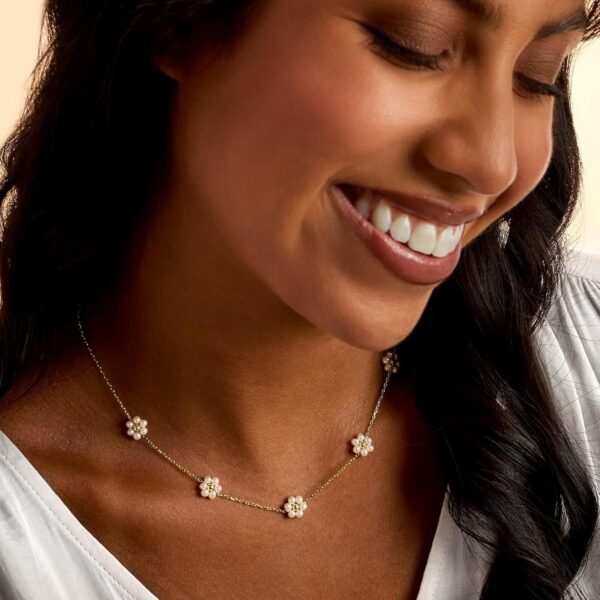 SmileBelle Daisy Pearl Necklace, Dainty Pearl Choker Necklace for Women as Flower Necklace Gift, 14K Gold Plated Stainless Steel Summer Merch as Birthday Gifts for Her Daisy Costume Gift - Image 3